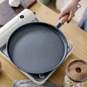 1pc 10.24inch Cast Iron Frying Pan With Wodden Handle Nonstick Omelet Pan Kitchen Cooking Skillet Pancake Crepe Maker Flat Pan Griddle Breakfast Omelet Baking Pans